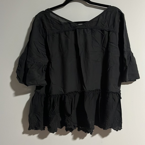 Free People Black Top with embroidery - Picture 6 of 7